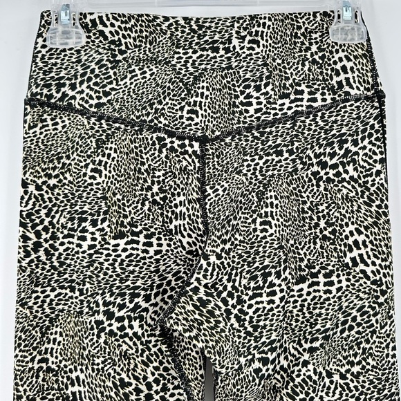 Nike One Dri-Fit Tight Fit MidRise Leopard Print 7/8 Leggings Women’s Size Small - Picture 4 of 10